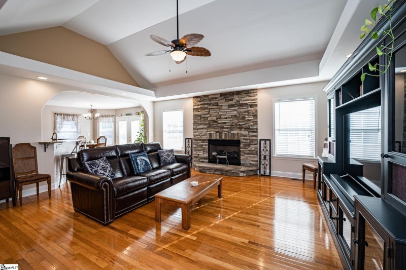 Property image 3 at 301 Forked Oak Way, Fountain Inn, SC 29644