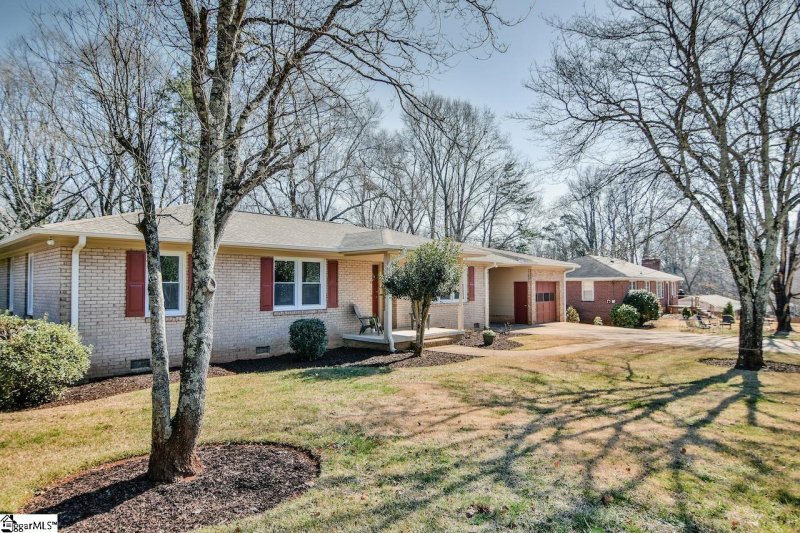 Property image 2 at 204 Montis Drive, Greenville, SC 29617