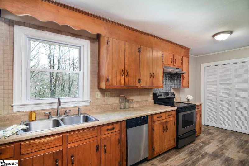 Property image 4 at 204 Montis Drive, Greenville, SC 29617