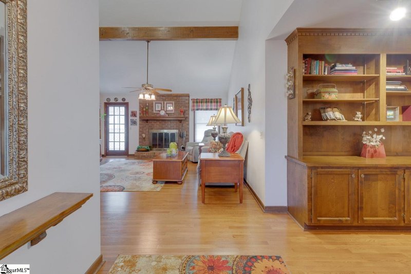 Property image 4 at 2 Bendingwood Court, Taylors, SC 29687