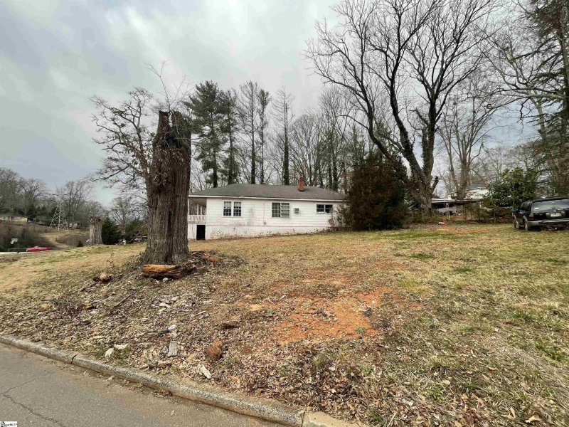 Property image 4 at 102 Shady Oaks Street, Easley, SC 29640