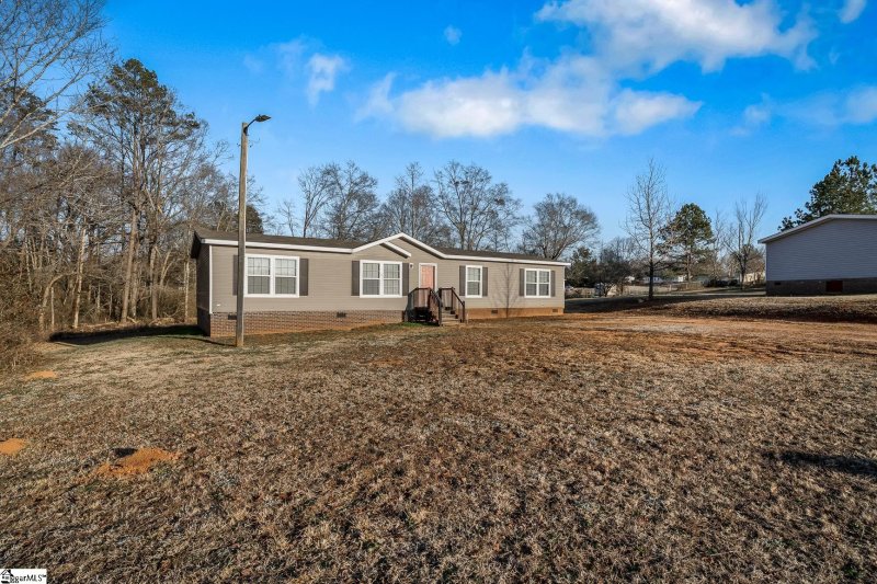 Property image 3 at 504 Montbrook Court, Pelzer, SC 29669