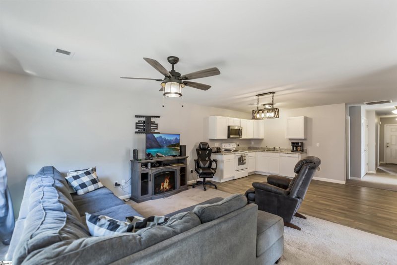 Property image 3 at 332 Cedar Ridge, Anderson, SC 29621