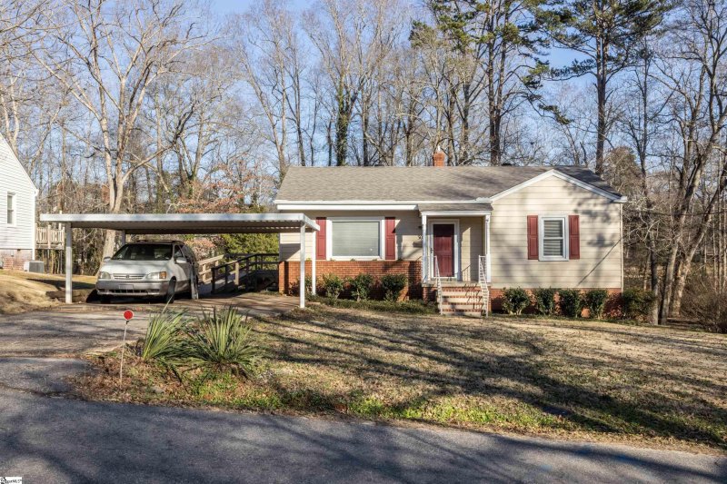 Property image 3 at 303 High Valley Boulevard, Greenville, SC 29605