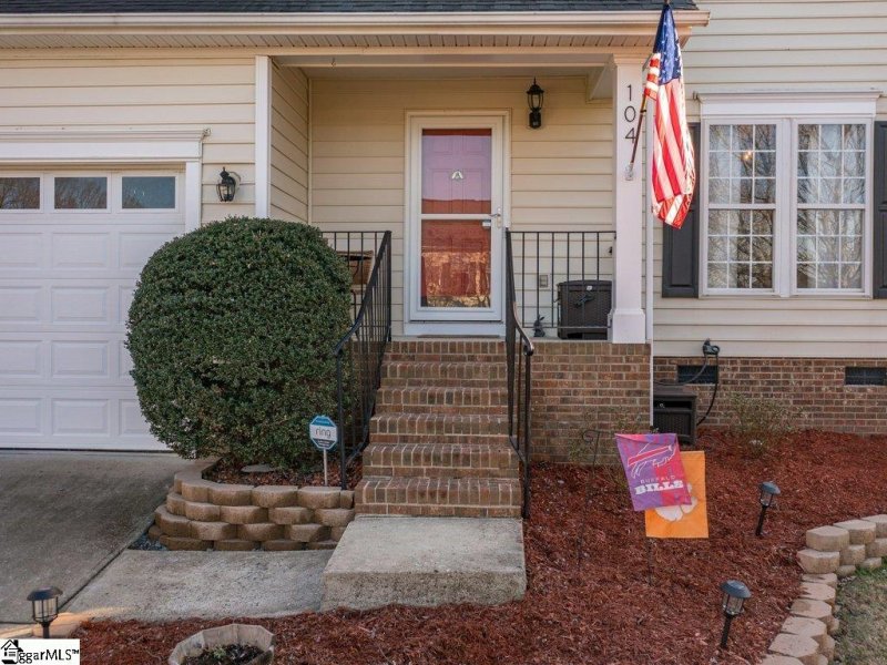 Property image 3 at 104 Misty Crest Circle, Greenville, SC 29615