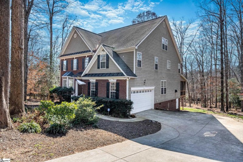 Property image 2 at 205 Yorkswell Lane, Greenville, SC 29607