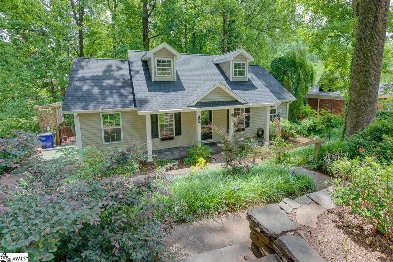 Property image 2 at 216 Dellwood Drive, Greenville, SC 29609