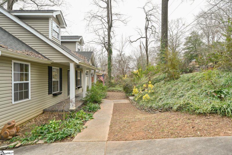 Property image 5 at 216 Dellwood Drive, Greenville, SC 29609