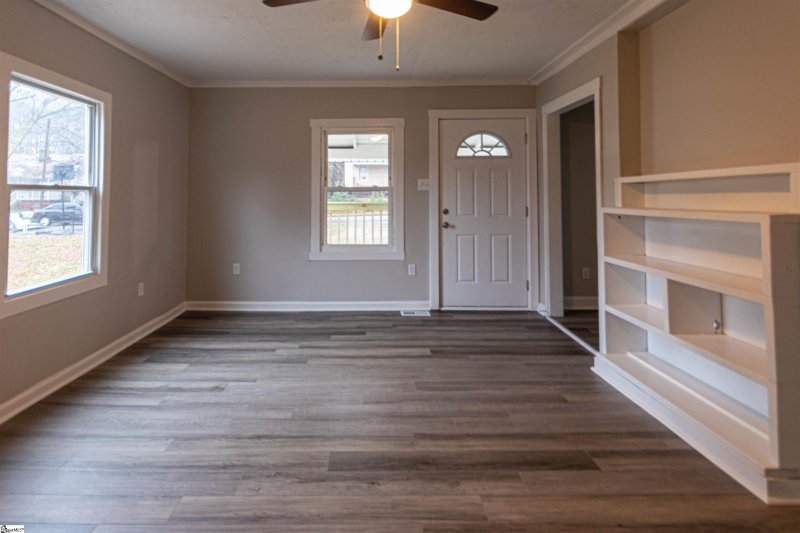Property image 4 at 110 LESTER Avenue, Greenville, SC 29617