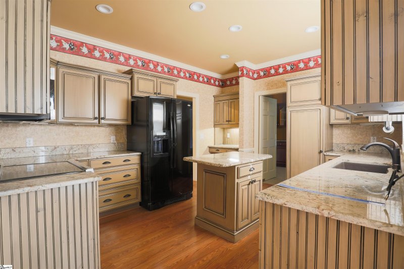 Property image 4 at 222 Greenview Circle, Greenville, SC 29609