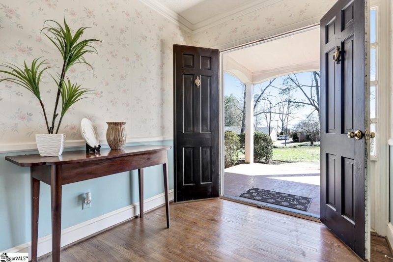 Property image 4 at 207 Laurel Road, Greer, SC 29651