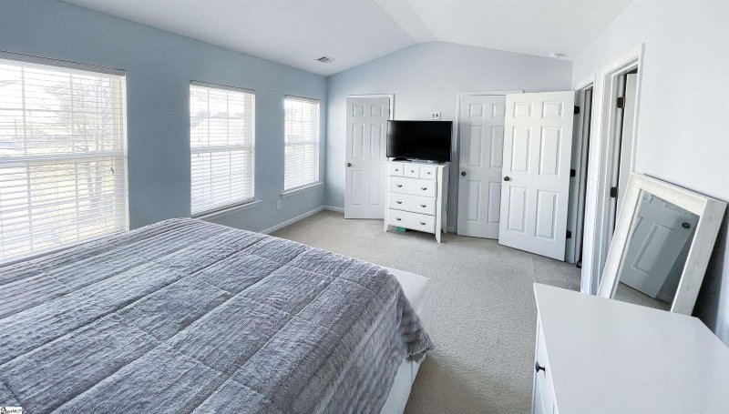 Property image 3 at 400 Woodbark Court, Mauldin, SC 29662