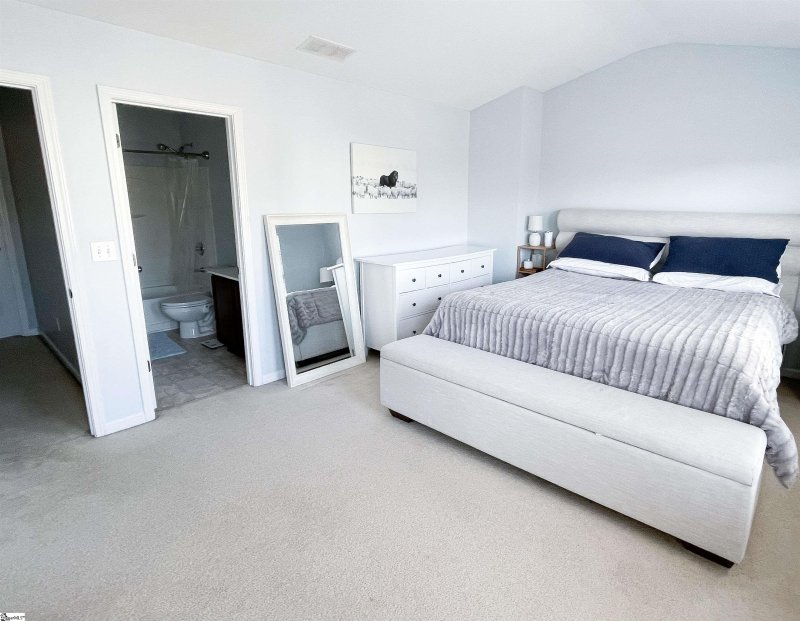 Property image 4 at 400 Woodbark Court, Mauldin, SC 29662