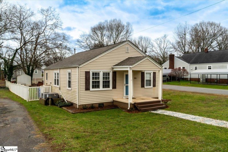 Property image 3 at 100 Sycamore Drive, Greenville, SC 29607