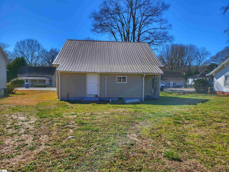 Property image 2 at 237 Buncombe Street, Woodruff, SC 29388