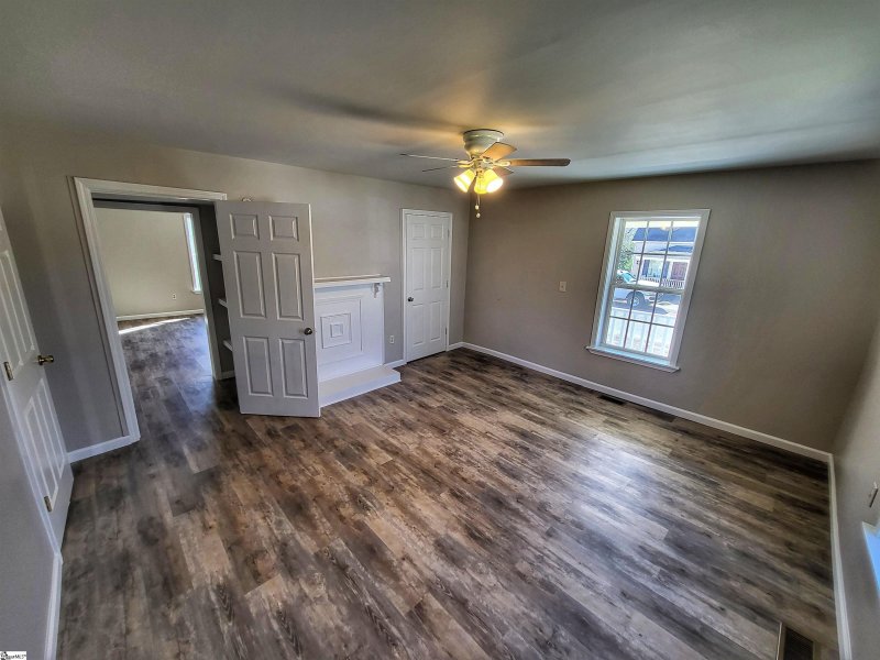 Property image 5 at 237 Buncombe Street, Woodruff, SC 29388