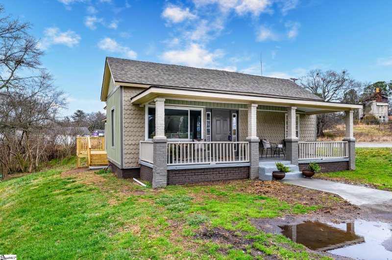 Property image 2 at 511 King Street, Easley, SC 29640