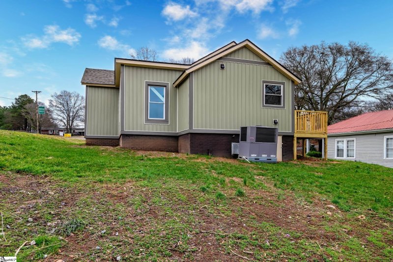 Property image 3 at 511 King Street, Easley, SC 29640