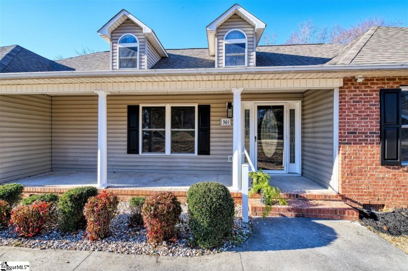 Property image 2 at 301 Wildmarsh Road, Piedmont, SC 29673