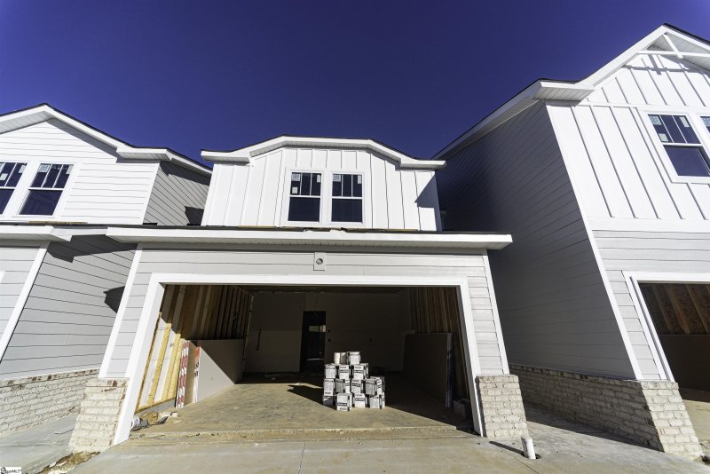 Property image 2 at 22 Centimeters Drive, Mauldin, SC 29662