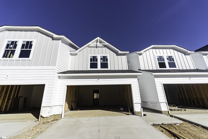 Property image 2 at 24 Centimeters Drive, Mauldin, SC 29662