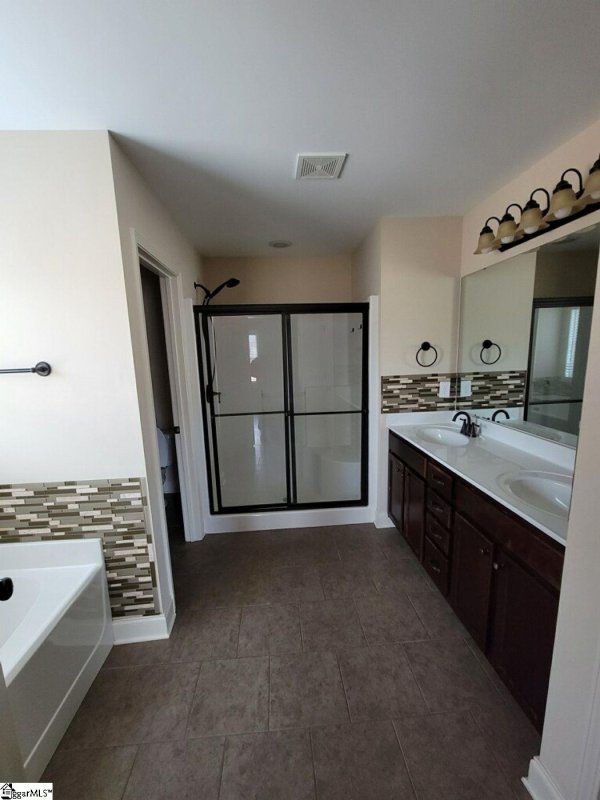 Property image 3 at 610 E Dateria Way, Inman, SC 29349