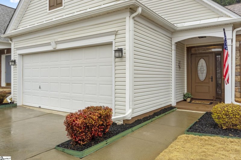 Property image 2 at 1001 Medora Drive, Greer, SC 29650