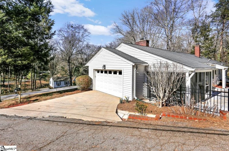 Property image 3 at 210 Chick Springs Road, Greenville, SC 29609