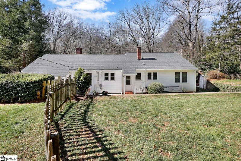 Property image 4 at 210 Chick Springs Road, Greenville, SC 29609