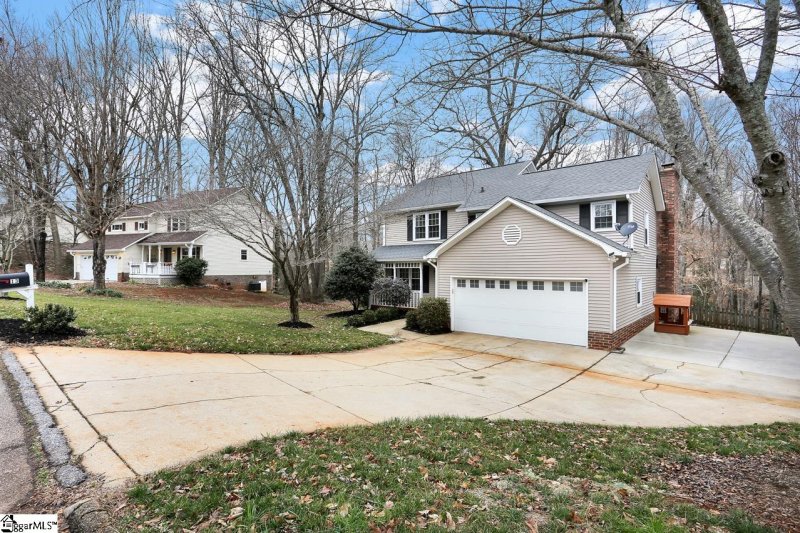 Property image 2 at 13 Doverdale Road, Greenville, SC 29615