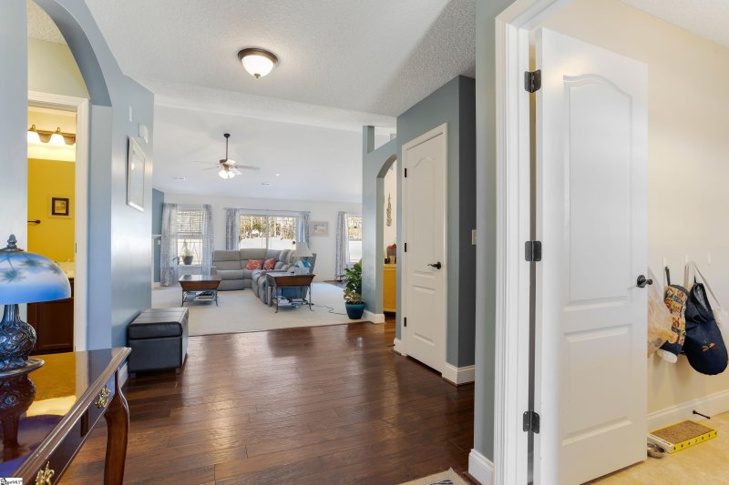 Property image 2 at 25 Berry Pine Court, Taylors, SC 29687