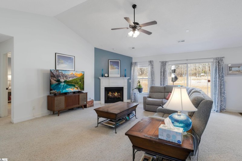 Property image 4 at 25 Berry Pine Court, Taylors, SC 29687