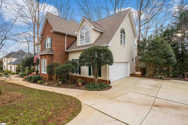 Property image 2 at 207 Beckworth Drive, Taylors, SC 29687