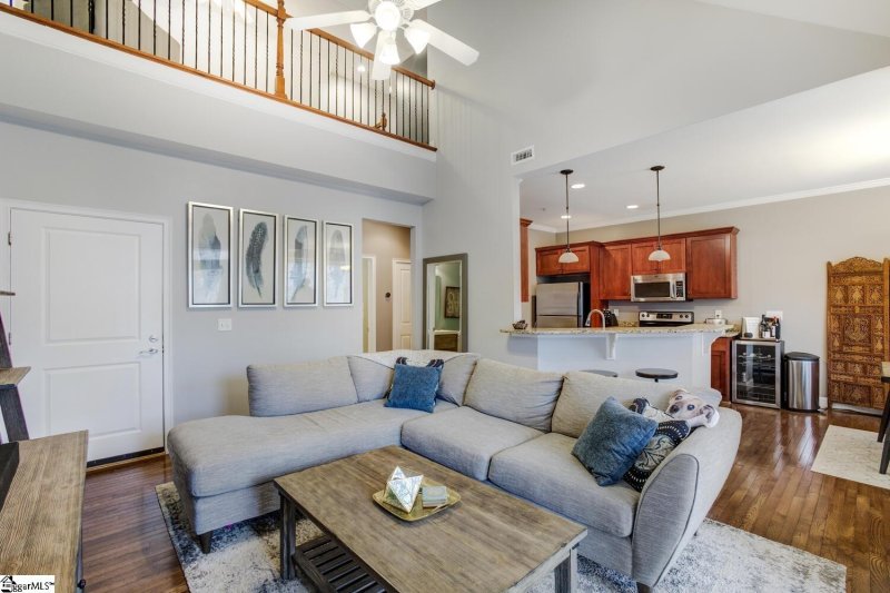 Property image 3 at 22 Edge Court, Greenville, SC 29609