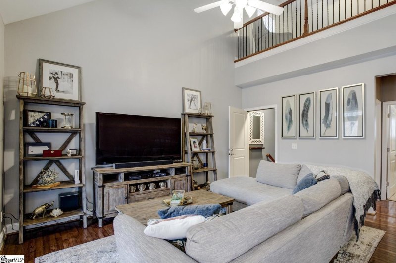 Property image 4 at 22 Edge Court, Greenville, SC 29609