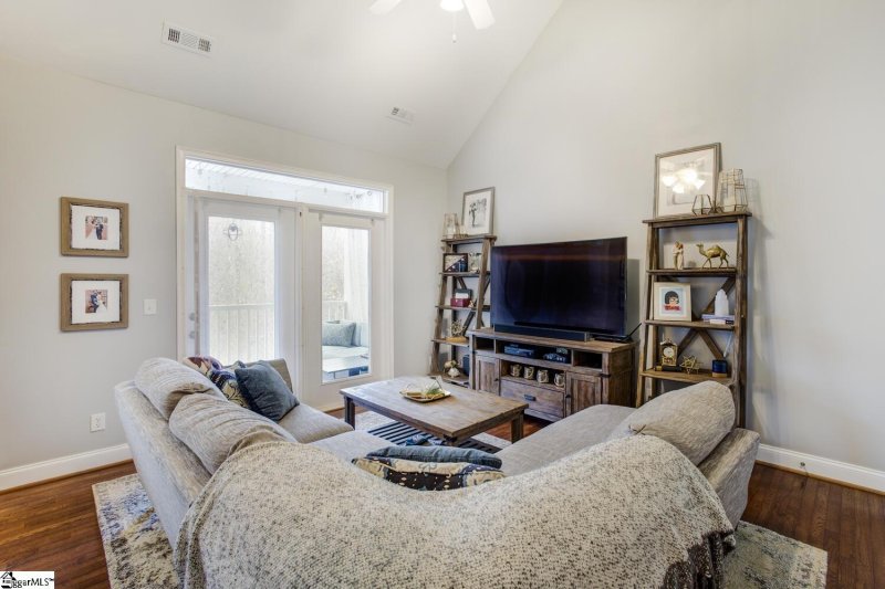 Property image 5 at 22 Edge Court, Greenville, SC 29609