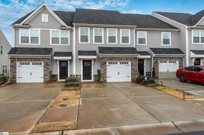 Property image 2 at 211 Clearwood Drive, Simpsonville, SC 29681-6063