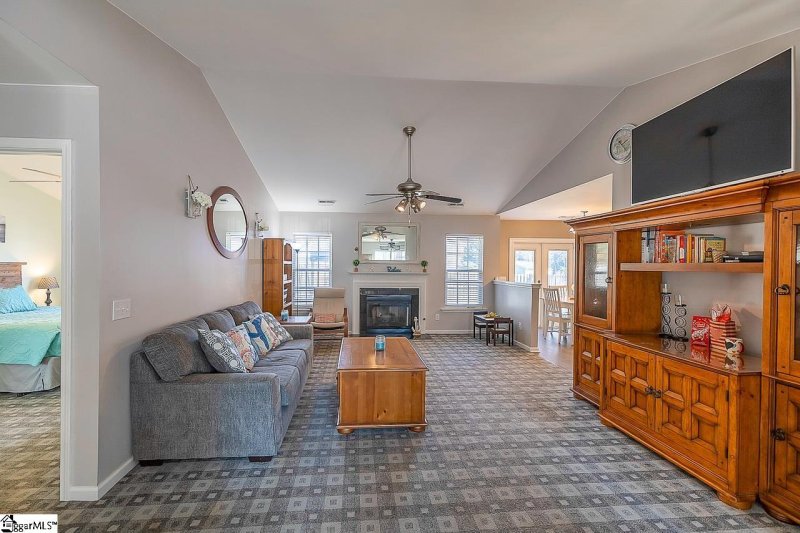 Property image 3 at 633 Thornbird Circle, Boiling Springs, SC 29316