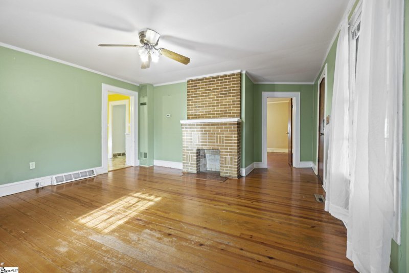 Property image 3 at 15 Traction Street, Greenville, SC 29611