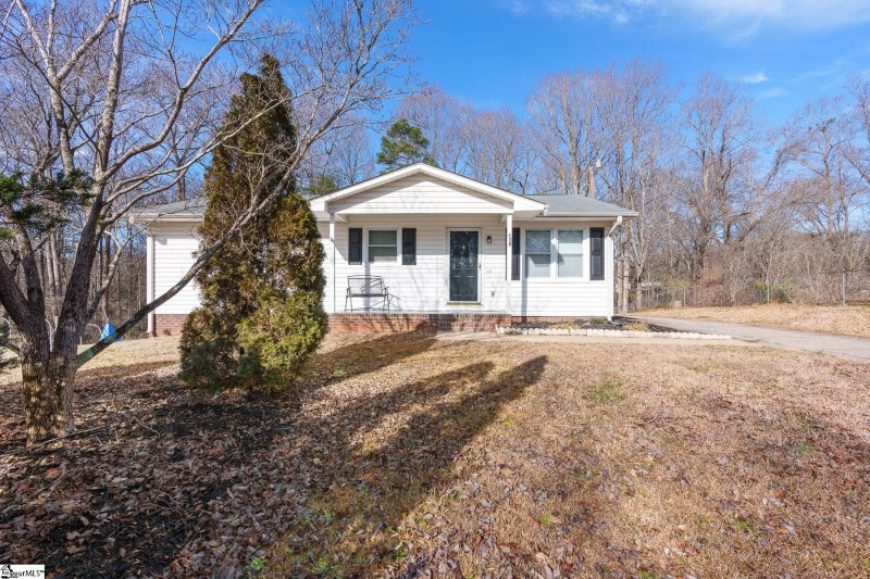 Property image 3 at 129 Padgett Court, Wellford, SC 29385