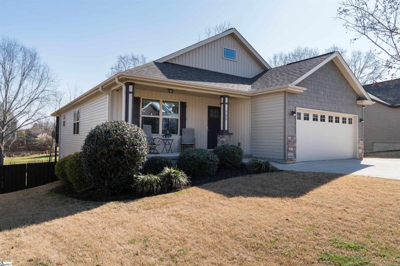 Property image 2 at 725 Kingswood Valley Drive, Moore, SC 29369