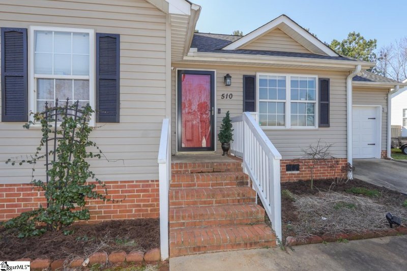 Property image 2 at 510 Habersham Lane, Easley, SC 29642