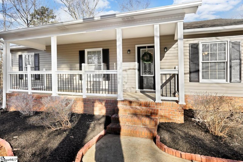 Property image 2 at 212 W Winston Way, Easley, SC 29640