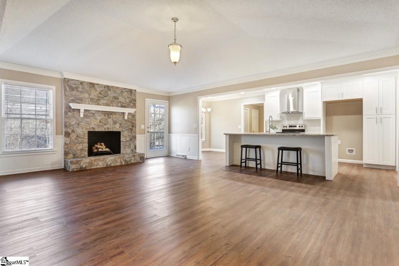 Property image 5 at 212 W Winston Way, Easley, SC 29640