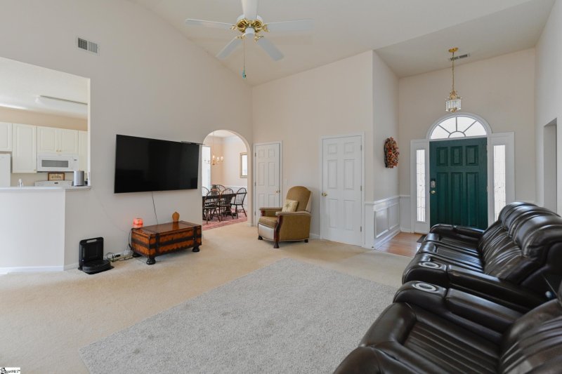 Property image 2 at 184 Birkhall Circle, Greenville, SC 29605