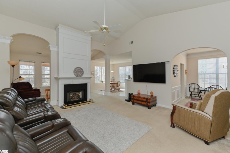 Property image 3 at 184 Birkhall Circle, Greenville, SC 29605