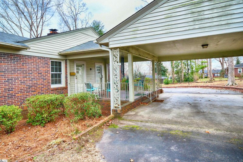 Property image 5 at 204 Oakfield Avenue, Easley, SC 29640