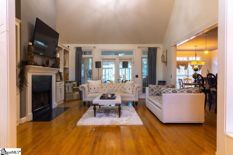 Property image 2 at 398 Old South Road, Duncan, SC 29334