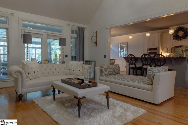 Property image 3 at 398 Old South Road, Duncan, SC 29334