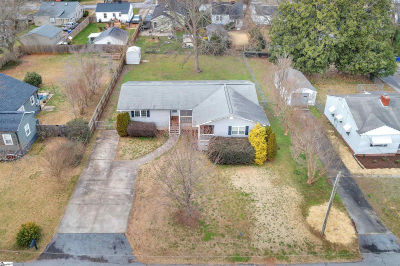 204 Bleckley Avenue